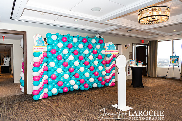 Weightless Innovations Balloon Wall